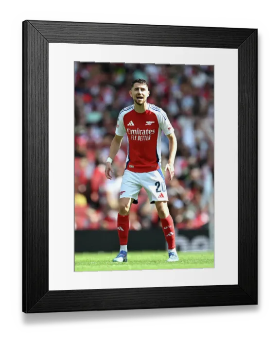 Framed Print : Arsenal v Olympique Lyonnais - Pre-Season Friendly Framed Print : Arsenal v Olympique Lyonnais - Pre-Season Friendly