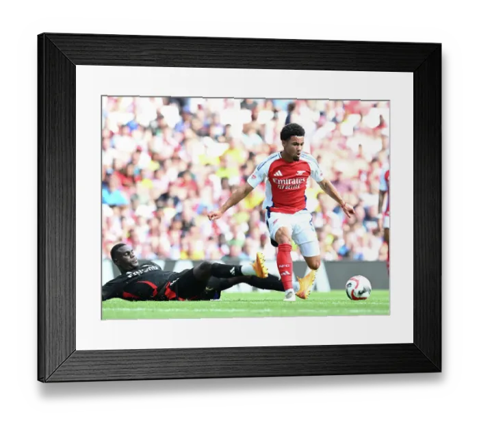 Framed Print : Arsenal v Olympique Lyonnais - Pre-Season Friendly