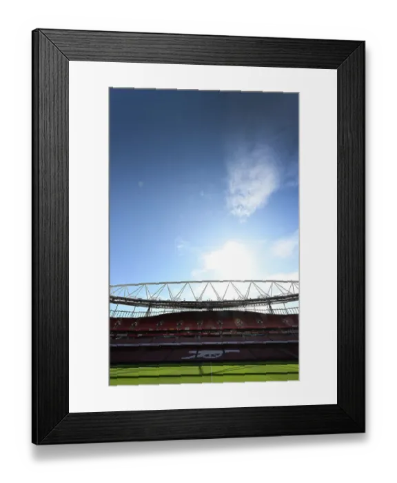 Framed Print : Arsenal v Olympique Lyonnais - Pre-Season Friendly