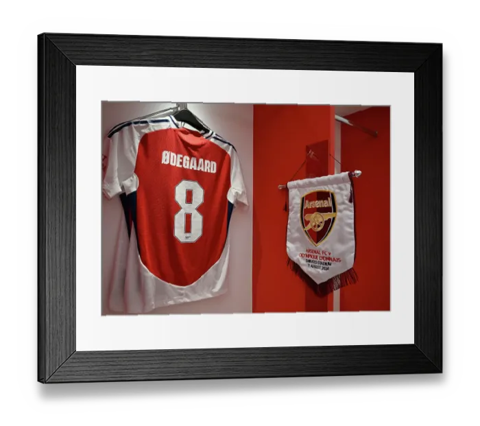 Framed Print : Arsenal v Olympique Lyonnais - Pre-Season Friendly Framed Print : Arsenal v Olympique Lyonnais - Pre-Season Friendly