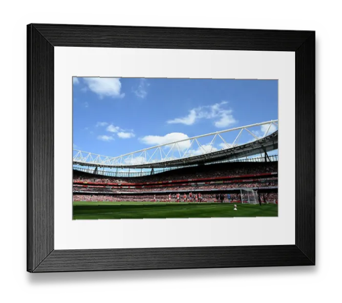 Framed Print : Arsenal v Olympique Lyonnais - Pre-Season Friendly