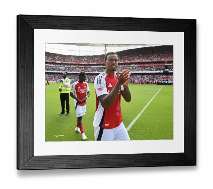 Framed Print : Arsenal v Olympique Lyonnais - Pre-Season Friendly