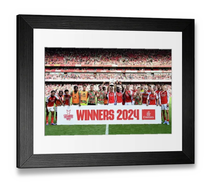 Framed Print : Arsenal v Olympique Lyonnais - Pre-Season Friendly