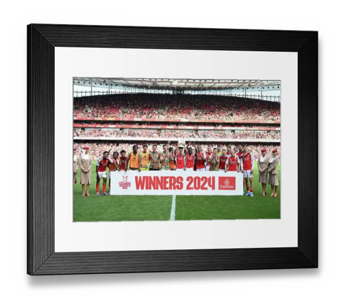 Framed Print : Arsenal v Olympique Lyonnais - Pre-Season Friendly