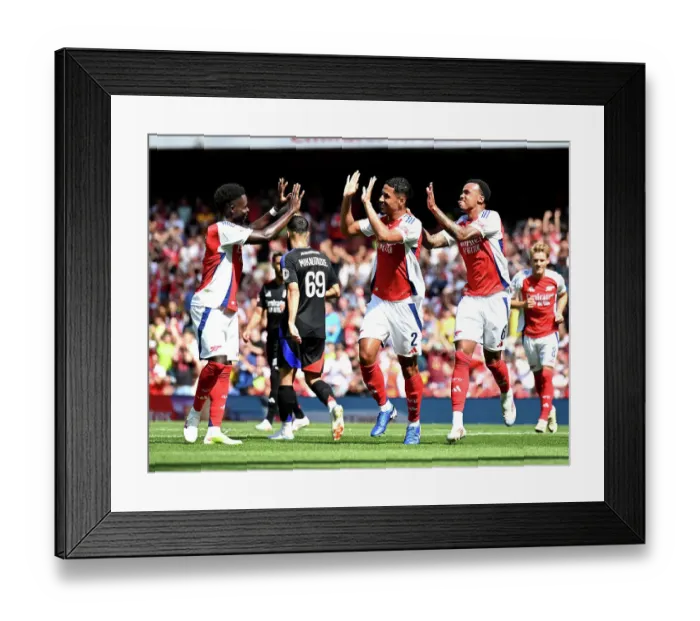 Framed Print : Arsenal v Olympique Lyonnais - Pre-Season Friendly Framed Print : Arsenal v Olympique Lyonnais - Pre-Season Friendly