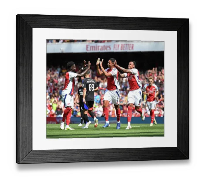 Framed Print : Arsenal v Olympique Lyonnais - Pre-Season Friendly Framed Print : Arsenal v Olympique Lyonnais - Pre-Season Friendly