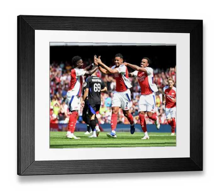 Framed Print : Arsenal v Olympique Lyonnais - Pre-Season Friendly