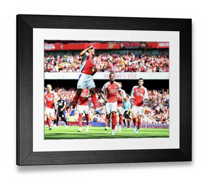 Framed Print : Arsenal v Olympique Lyonnais - Pre-Season Friendly