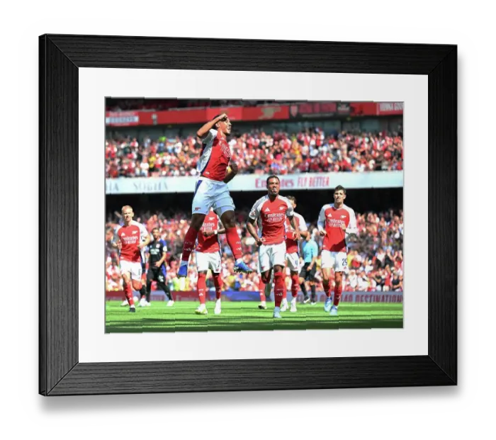 Framed Print : Arsenal v Olympique Lyonnais - Pre-Season Friendly