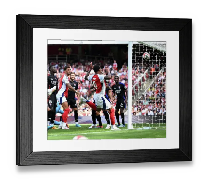 Framed Print : Arsenal v Olympique Lyonnais - Pre-Season Friendly