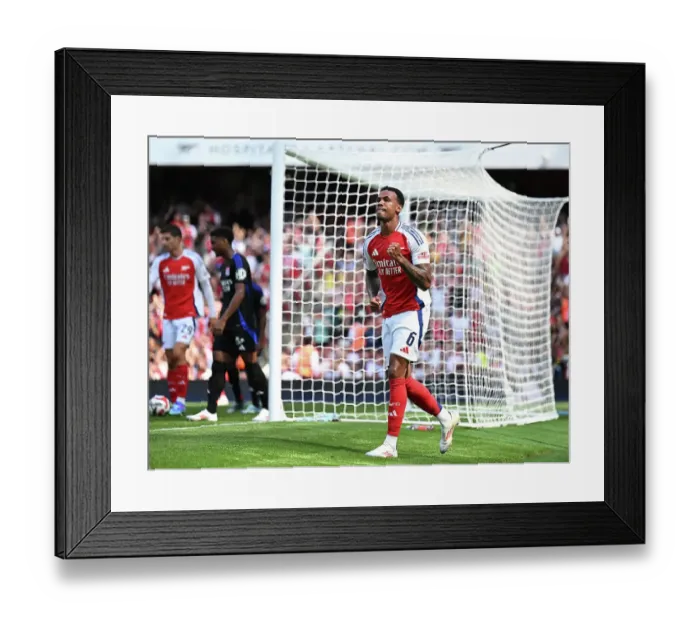 Framed Print : Arsenal v Olympique Lyonnais - Pre-Season Friendly Framed Print : Arsenal v Olympique Lyonnais - Pre-Season Friendly