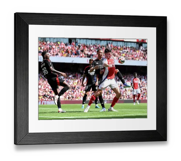 Framed Print : Arsenal v Olympique Lyonnais - Pre-Season Friendly Framed Print : Arsenal v Olympique Lyonnais - Pre-Season Friendly