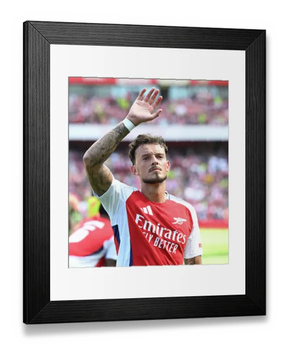 Framed Print : Arsenal v Olympique Lyonnais - Pre-Season Friendly