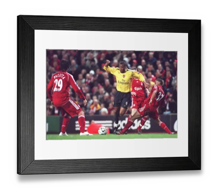 Framed Print : Julio Baptista (Arsenal) Lee Peltier (Liverpool) Framed Print : Julio Baptista (Arsenal) Lee Peltier (Liverpool)