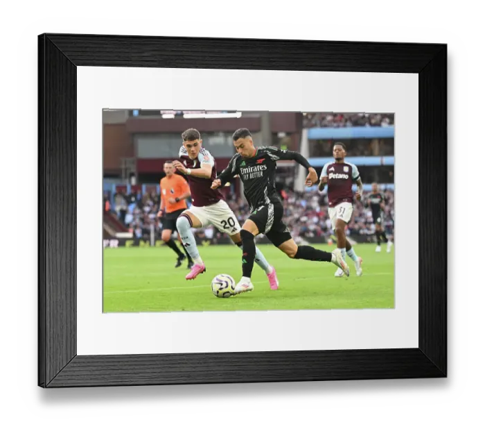 Framed Print : Aston Villa FC v Arsenal FC - Premier League Framed Print : Aston Villa FC v Arsenal FC - Premier League