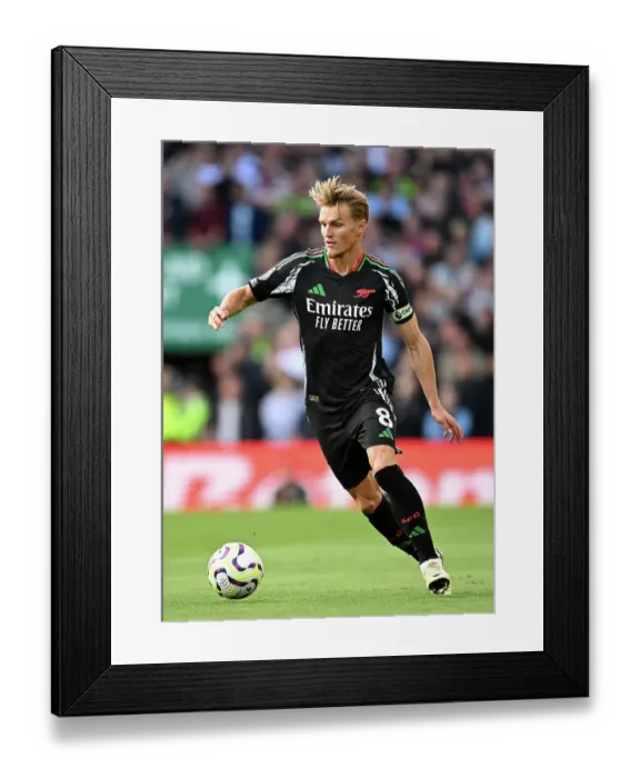 Framed Print : Aston Villa FC v Arsenal FC - Premier League