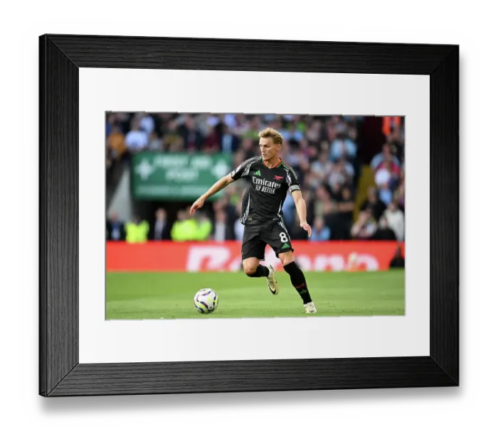 Framed Print : Aston Villa FC v Arsenal FC - Premier League Framed Print : Aston Villa FC v Arsenal FC - Premier League