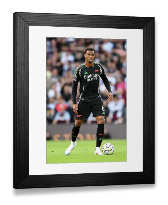 Framed Print : Aston Villa FC v Arsenal FC - Premier League Framed Print : Aston Villa FC v Arsenal FC - Premier League