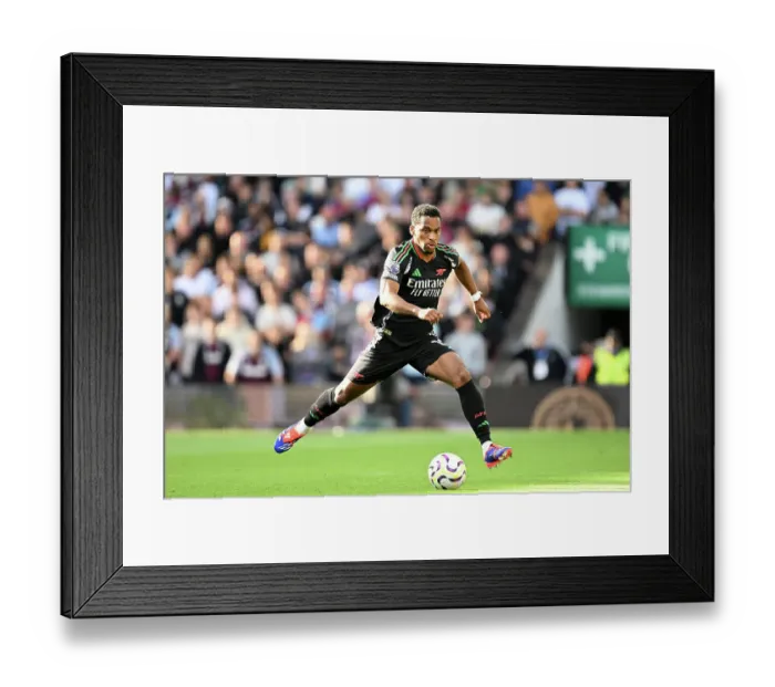 Framed Print : Aston Villa FC v Arsenal FC - Premier League Framed Print : Aston Villa FC v Arsenal FC - Premier League