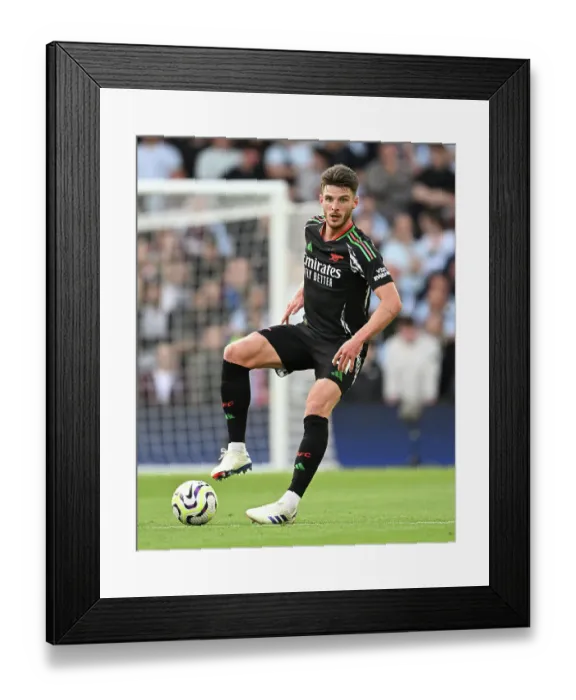 Framed Print : Aston Villa FC v Arsenal FC - Premier League Framed Print : Aston Villa FC v Arsenal FC - Premier League