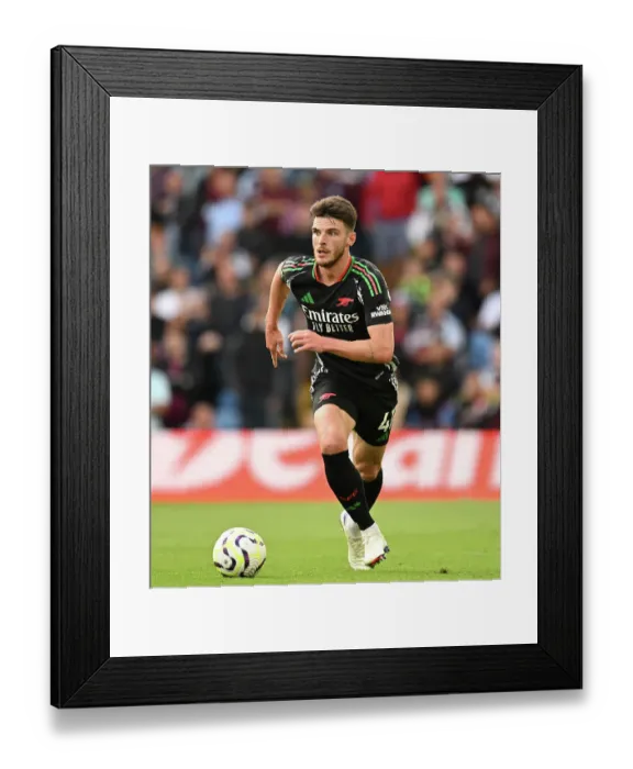 Framed Print : Aston Villa FC v Arsenal FC - Premier League Framed Print : Aston Villa FC v Arsenal FC - Premier League