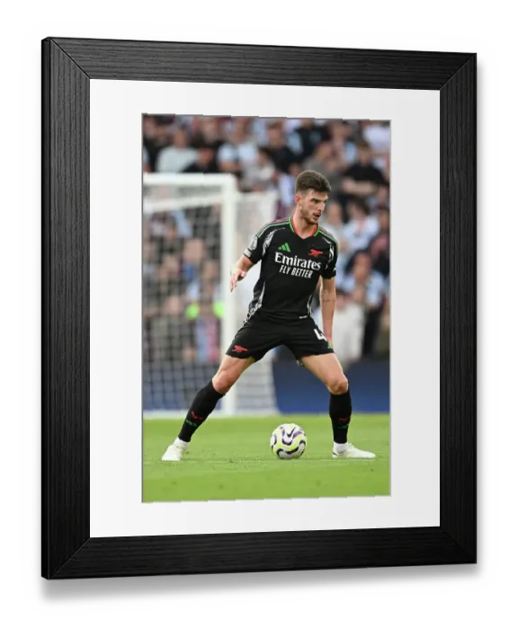 Framed Print : Aston Villa FC v Arsenal FC - Premier League Framed Print : Aston Villa FC v Arsenal FC - Premier League