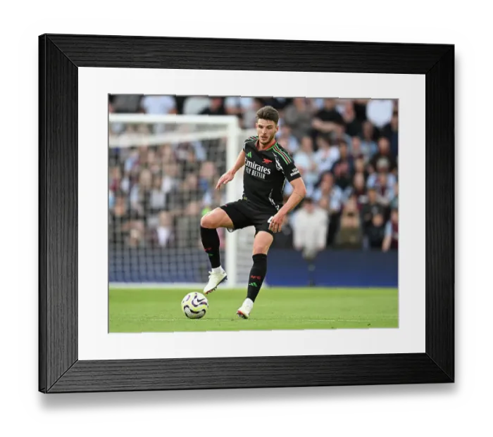 Framed Print : Aston Villa FC v Arsenal FC - Premier League Framed Print : Aston Villa FC v Arsenal FC - Premier League