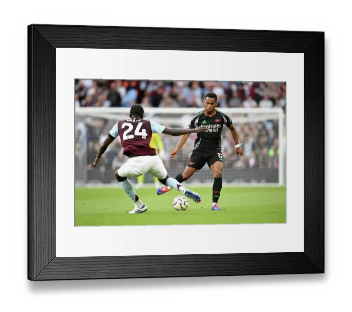 Framed Print : Aston Villa FC v Arsenal FC - Premier League Framed Print : Aston Villa FC v Arsenal FC - Premier League