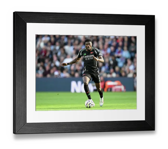Framed Print : Aston Villa FC v Arsenal FC - Premier League Framed Print : Aston Villa FC v Arsenal FC - Premier League