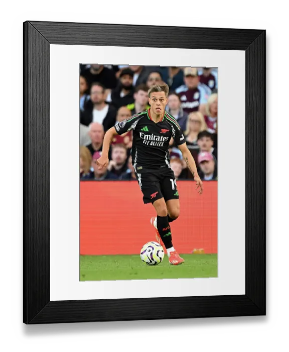 Framed Print : Aston Villa FC v Arsenal FC - Premier League Framed Print : Aston Villa FC v Arsenal FC - Premier League