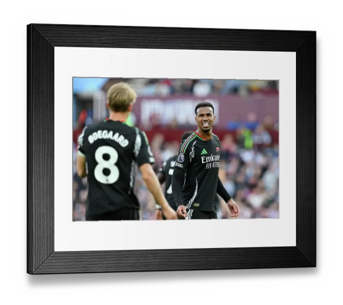 Framed Print : Aston Villa FC v Arsenal FC - Premier League Framed Print : Aston Villa FC v Arsenal FC - Premier League