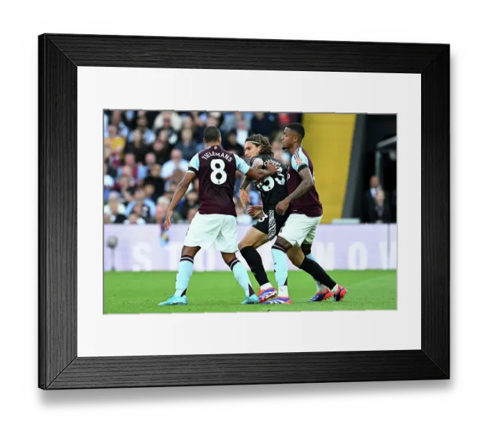 Framed Print : Aston Villa FC v Arsenal FC - Premier League Framed Print : Aston Villa FC v Arsenal FC - Premier League