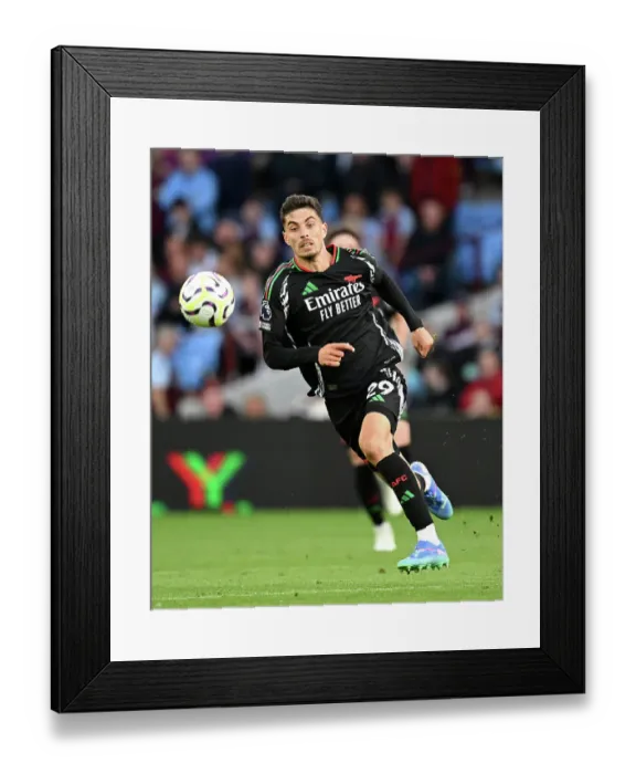 Framed Print : Aston Villa FC v Arsenal FC - Premier League Framed Print : Aston Villa FC v Arsenal FC - Premier League