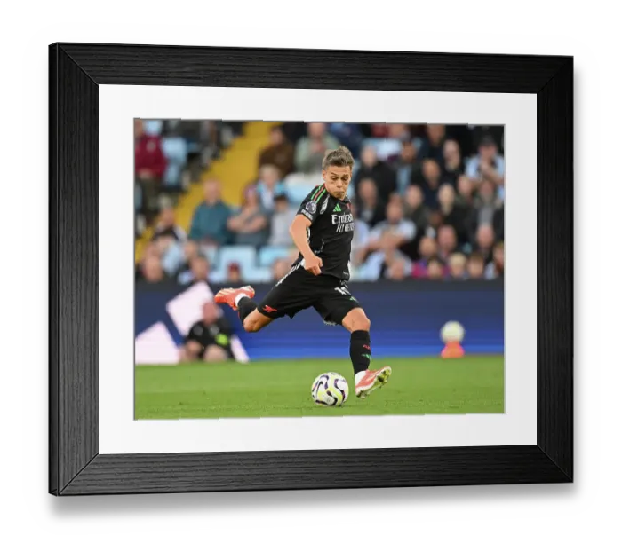 Framed Print : Aston Villa FC v Arsenal FC - Premier League