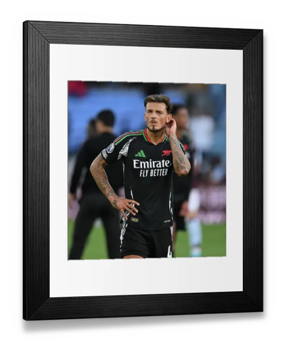 Framed Print : Aston Villa FC v Arsenal FC - Premier League Framed Print : Aston Villa FC v Arsenal FC - Premier League