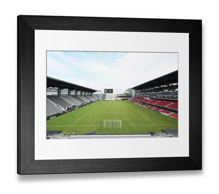Framed Print : Washington Spirit v Arsenal Women: Pre Season Friendly