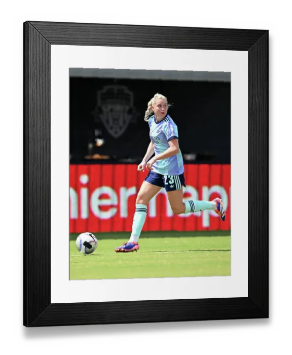 Framed Print : Washington Spirit v Arsenal Women: Pre Season Friendly