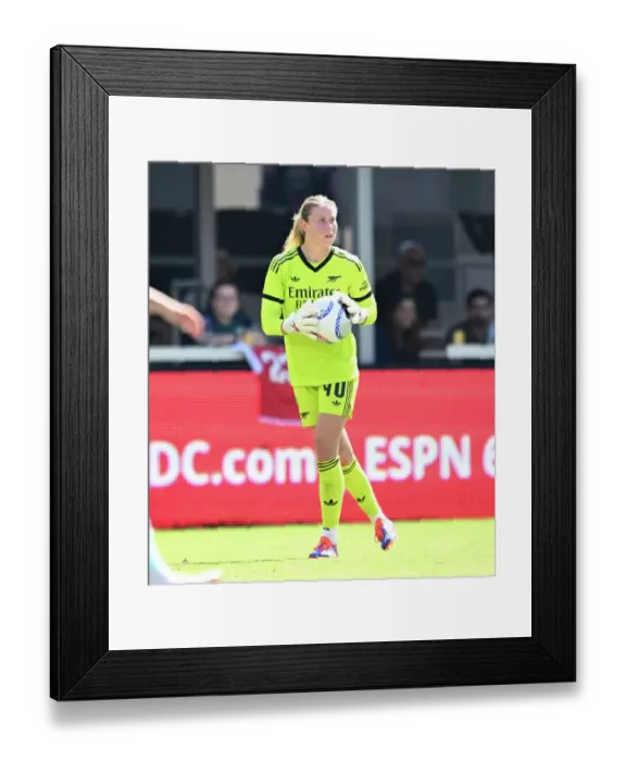 Framed Print : Washington Spirit v Arsenal Women: Pre Season Friendly