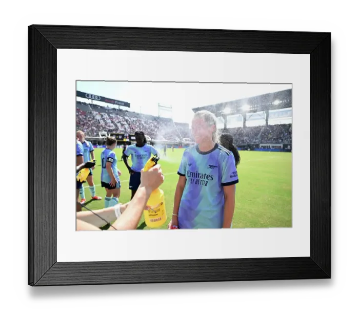 Framed Print : Washington Spirit v Arsenal Women: Pre Season Friendly