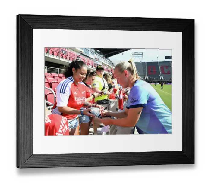 Framed Print : Washington Spirit v Arsenal Women: Pre Season Friendly