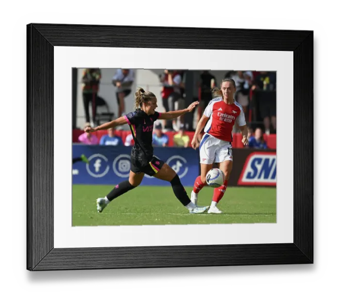 Framed Print : Arsenal Women v Chelsea Women: Pre Season Friendly Framed Print : Arsenal Women v Chelsea Women: Pre Season Friendly