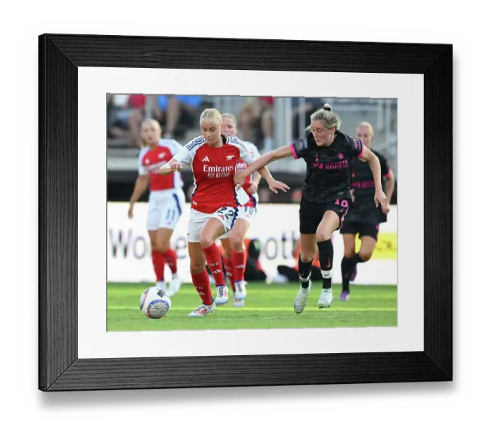 Framed Print : Arsenal Women v Chelsea Women: Pre Season Friendly Framed Print : Arsenal Women v Chelsea Women: Pre Season Friendly