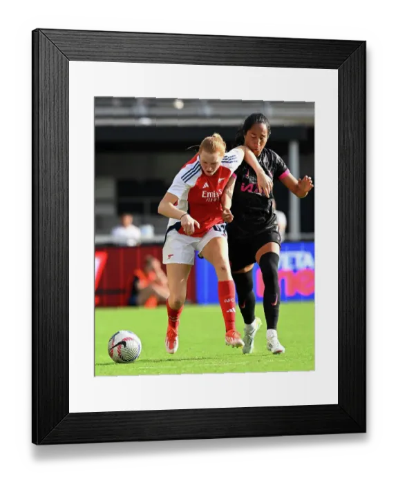 Framed Print : Arsenal Women v Chelsea Women: Pre Season Friendly Framed Print : Arsenal Women v Chelsea Women: Pre Season Friendly