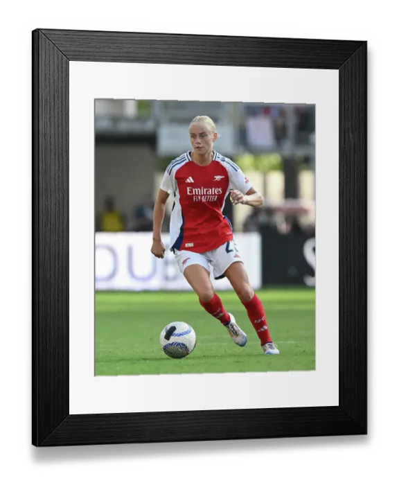Framed Print : Arsenal Women v Chelsea Women: Pre Season Friendly Framed Print : Arsenal Women v Chelsea Women: Pre Season Friendly