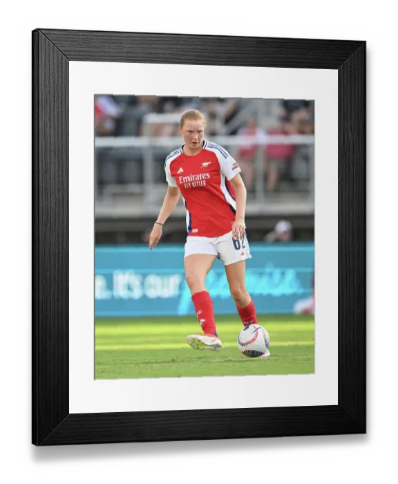 Framed Print : Arsenal Women v Chelsea Women: Pre Season Friendly Framed Print : Arsenal Women v Chelsea Women: Pre Season Friendly