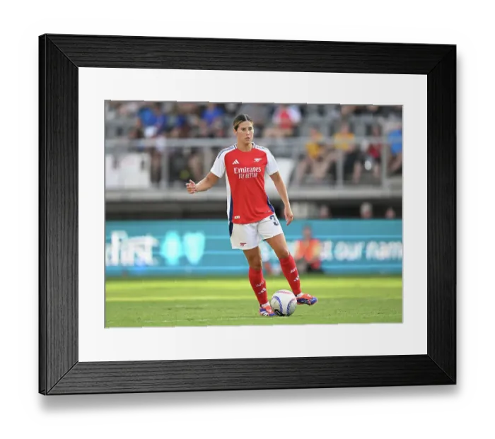 Framed Print : Arsenal Women v Chelsea Women: Pre Season Friendly Framed Print : Arsenal Women v Chelsea Women: Pre Season Friendly