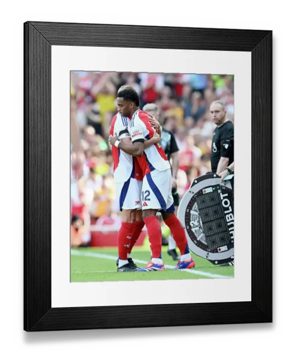 Framed Print : Arsenal FC v Wolverhampton Wanderers FC - Premier League Framed Print : Arsenal FC v Wolverhampton Wanderers FC - Premier League