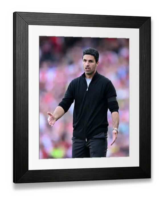 Framed Print : Arsenal FC v Wolverhampton Wanderers FC - Premier League