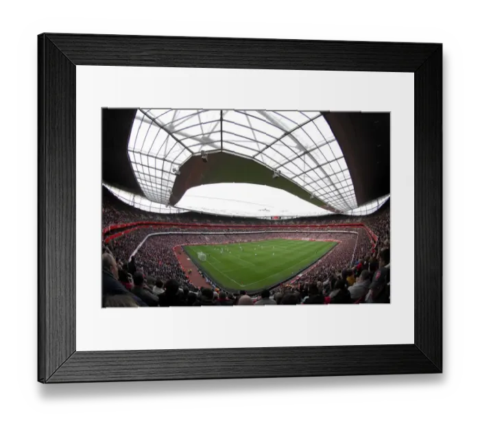 Framed Print : Arsenal's Triumph: 3-0 Victory Over Tottenham Hotspur at Emirates Stadium (2006)
