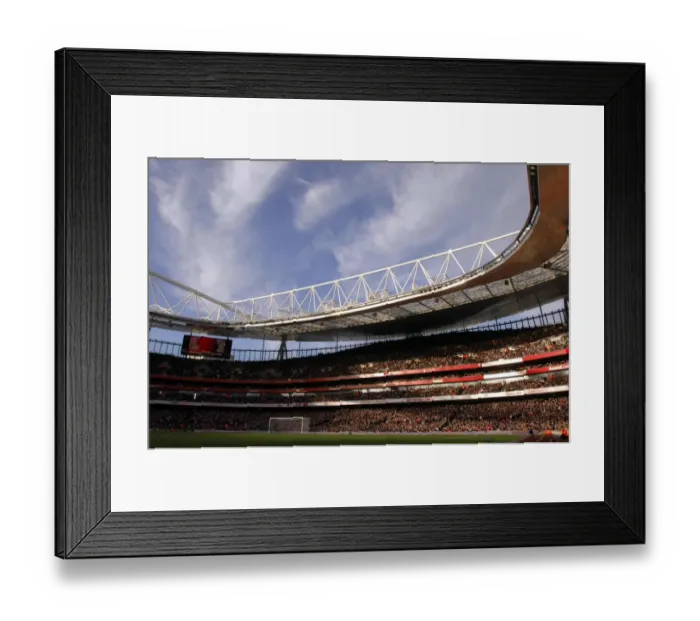 Framed Print : Arsenal's Triumph: 3-0 Victory Over Tottenham Hotspur at Emirates Stadium (2006)